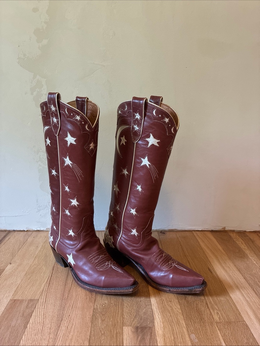 Miron Crosby Margretta Caramel 7 B